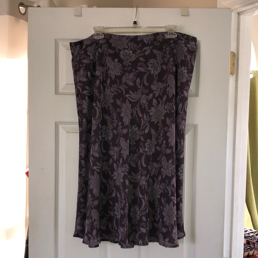 Beautiful, Covington gently worn fully lined skirt, women’s size 18.